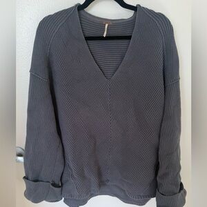 Free People Gray V-Neck Knit Sweater L